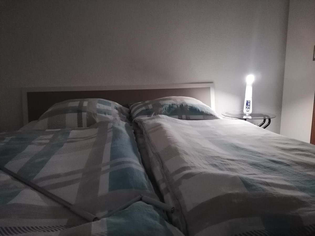 Apartment An Der Schweizer Grenze เลาเฟนเบิร์ก ภายนอก รูปภาพ